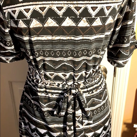 BCBG MAXAZRIA MEDIUM DRESS - Picture 7 of 8